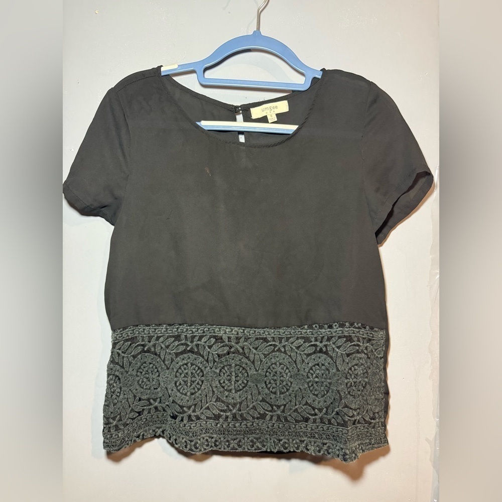 Umgee Black Cropped Embellished Blouse Short Sleeve, size small - Picture 3 of 3
